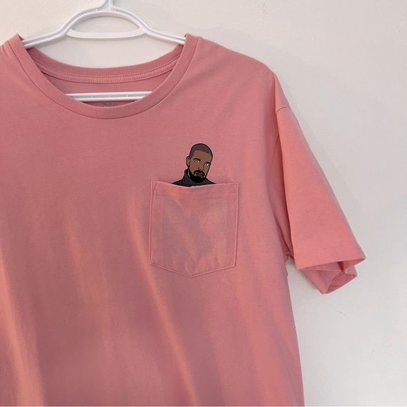 (UNISEX) Drake T-Shirt Short Sleeve with puppy front pocket pink - Picture 2 of 6